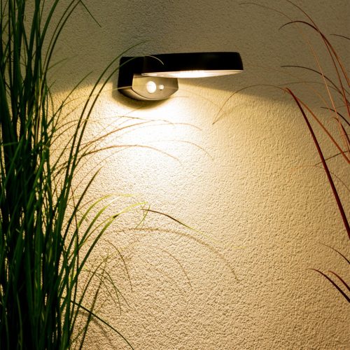 Kerti fali lámpa emelő LED napelemes lámpatest mozgás- és szürkületérzékelővel 4000K IP65