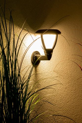 Napelemes kerti fali lámpa emelő LED fali lámpatest mozgás- és szürkületérzékelővel 4000K IP44