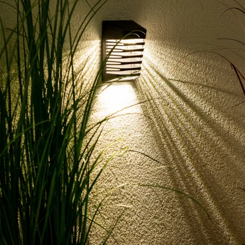LED-es napelemes fali lámpa homlokzati lámpatest alkony érzékelővel 4000K IP64