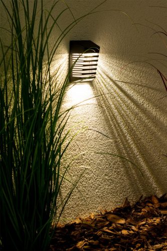 LED-es napelemes fali lámpa homlokzati lámpatest alkony érzékelővel 4000K IP64