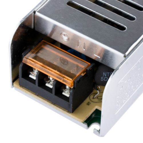 Moduláris állandó feszültségű tápegység 100W 8,33A 12V DC PFC SLIM LED