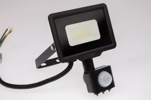 LED reflektor 10W 800lm 6000K IP44 fekete LED2B KOBI MHC mozgásérzékelővel
