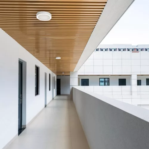LED fürdőszobai mennyezeti lámpa, felületre szerelhető, 12W, 1260lm, 4000K, 120°, mozgás- és alkonyérzékelővel, fehér, IP65, Nairos Kobi