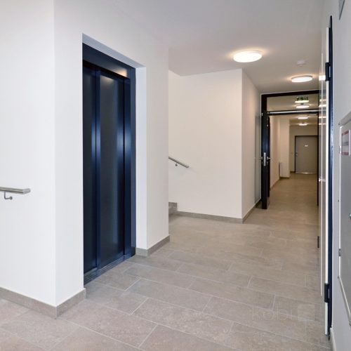 LED fürdőszobai mennyezeti lámpa, felületre szerelhető, 36W, 3780lm, 4000K, 120°, mozgás- és alkonyérzékelővel, fehér, IP65, Nairos Kobi