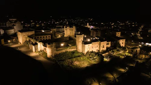 LED-es reflektor kültéri spotlámpa szabályozható 130W 19000lm 3000K IP66 fehér reflektor Ledvance