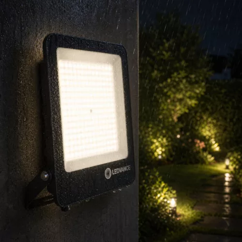 Kültéri LED reflektor lámpa 105W CCT állítható IP65 fekete Value Class Ledvance