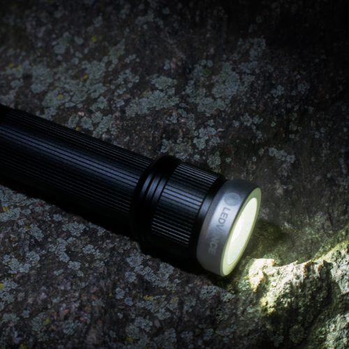 LED taktikai zseblámpa 15W 1400 lm IP65 elemmel működő 6xAAA ZOOM LEDVANCE kézi lámpa