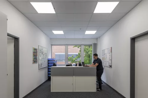 LED panel mennyezeti lámpatest 33W 4320lm 3000K meleg fehér 60x60cm Comfort Ledvance