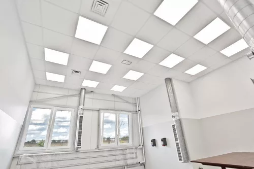 LED Panel Irodai Mennyezeti Lámpa 33W 3630lm 6500K Hidegfényű, Szabályozható Felületre Szerelt Süllyesztett Fehér 60x60cm UGR19 Compact Ledvance