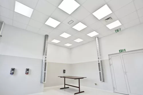 LED Panel Irodai Mennyezeti Lámpa 33W 3630lm 4000K Semleges, Szabályozható Felületre Szerelt Süllyesztett Fehér 62x62cm UGR19 Compact Ledvance