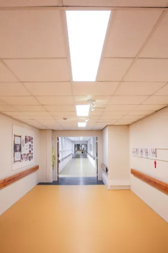 LED panel mennyezeti lámpatest 33W 3630lm 4000K Semleges, szabályozható fényerejű, felületre szerelhető, süllyesztett, fehér, 120x30cm, kompakt, Ledvance