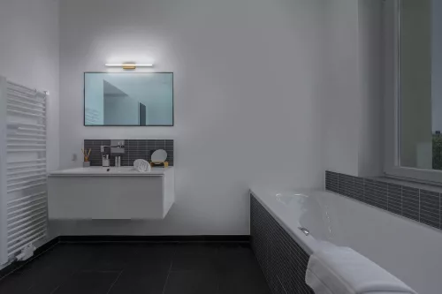 LED Fürdőszobai Lámpa Fali Világítás Tükör Felett Szabályozható 6.8W 650lm CCT Barna IP44 40cm Obris Ledvance