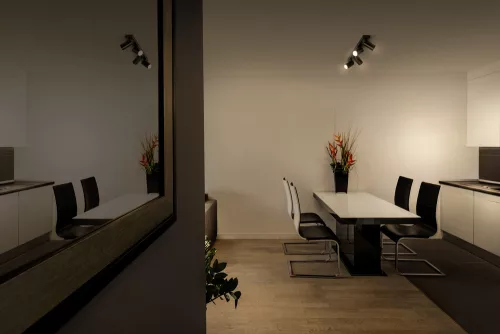 LED mennyezeti fali spotlámpa 4-pontos szabályozható 13,6 W GU10 fekete LEDVANCE