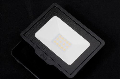 LED REFLEKTOR 10W 850lm 4000K IP65 Fekete PILA Ledinaire BVP007