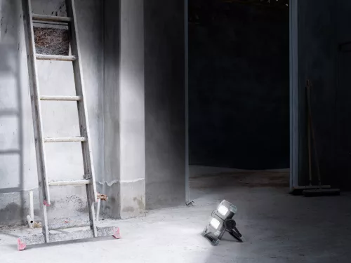 LED reflektor újratölthető munkalámpa 6500K 1400lm LEDVANCE spotlámpa