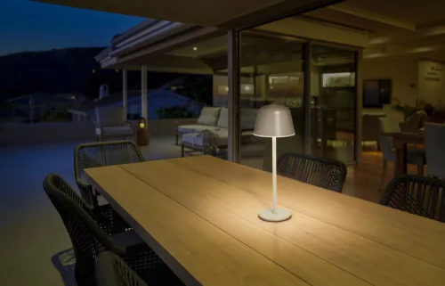 LED kültéri asztali lámpa újratölthető, szabályozható 2,5 W 200 lm 2700/4000/6500K IP54 bézs Endura Ledvance