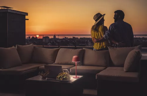 LED kültéri asztali lámpa újratölthető, szabályozható 2,5 W 200 lm 2700/4000/6500K IP54 Red Endura Ledvance