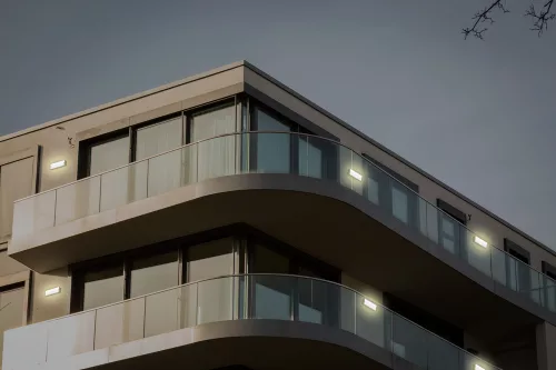 LED ipari kültéri fali lámpa homlokzat 8W 840lm 3000/4000K IP65 fekete vészhelyzeti modullal mozgás- és szürkületérzékelő válaszfallal