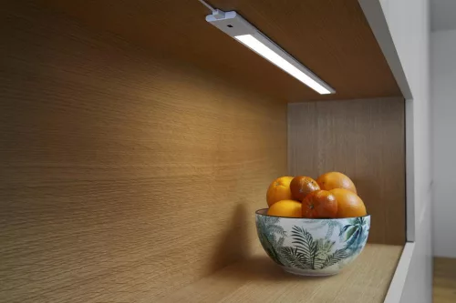 LED szalagfény szekrény alá 18W 980lm 3000K Meleg fehér mozgásérzékelővel, szekrénybe szerelhető Ledvance