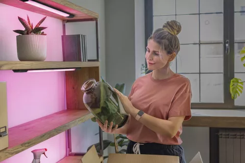 LED Szekrény alatti lámpa Mozgásérzékelővel 8W 460lm 3000K Meleg RGBW Szabályozható Távirányítóval Fekete 30cm Lineáris Él Ledvance