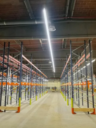 Lámpatest Lineáris Világításszalag 53W 6600lm 3000K Meleg, Szabályozható Ezüst Trusys Ledvance