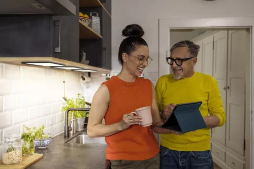 Szekrény alatti LED lámpa mozgásérzékelővel, keret nélküli, 7.5W, 450lm CCT, szabályozható, fekete, 30x20cm, Szekrény alatti, Ledvance