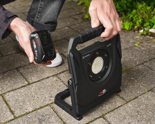 LED reflektor spotlámpa 15W 1300lm 6500K hidegen szabályozható, újratölthető, forgófejjel, fekete, Ledvance munkalámpák