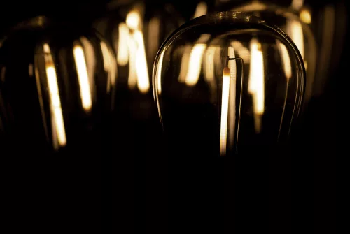 LED GOLYÓS IZZÓS IZZÓ A GiRLAND E27 ST45-HOZ 2W = 20W 220lm 3000K Meleg LUMILED