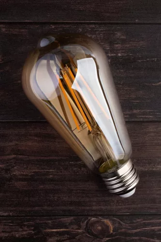 LED izzó E27 ST64 4W = 35W 440lm 2000K meleg 360°-os izzószál LUMILED