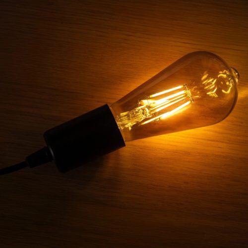 EDISON E27 ST64 LED izzó 6W = 50W 420lm 2200K 360°-os izzószál LUMILED