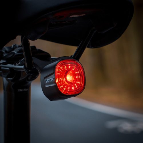 Piros hátsó kerékpáros zseblámpa USB-C 6 mód IP66 ERŐS VAYOX