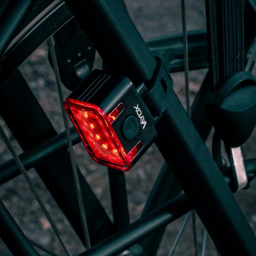 Piros hátsó kerékpáros zseblámpa USB-C 6 mód IPX6 ERŐS VAYOX