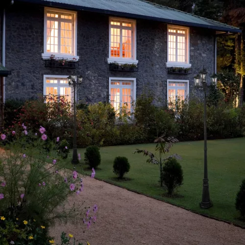 Kültéri kerti lámpa 3xE27 oszloplámpa 2m fekete BELLIS LUMILED