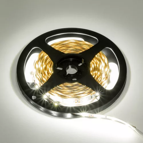 Szett LED szalag szalag 12V 24W 300LED SMD 2835 semleges 8mm 5m + tápegység