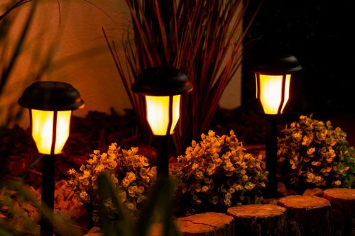 Napelemes kerti lámpa LED függőlámpa 40cm IP44 szürkületérzékelő