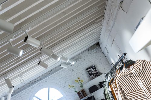 Háromfázisú zárósapka gyűjtősínhez, fekete