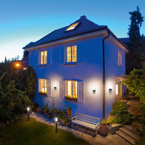 LED homlokzati fali lámpa INTELLIGENS 10W 380 lm meleg fény szín + RGB SMART + WiFi PIPE WALL LEDVANCE