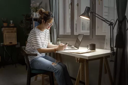 Iskolai asztali rajzlámpa LED lámpatest, dimmelhető, 9W 3000K meleg fényű 393lm, fekete Office Line Osram