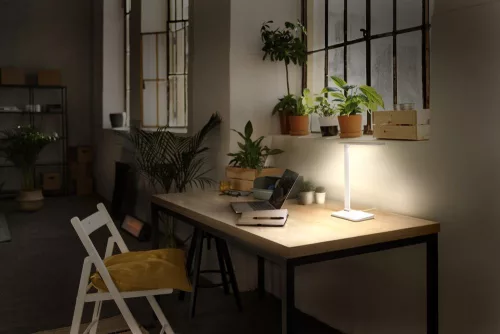 Iskolai asztali rajzlámpa LED lámpatest, dimmelhető, 7W 3000-6500K CCT 528lm, fehér Office Line Osram