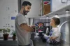 Hordozható szekrény alatti spot bútor LED lámpa 3W 3000K meleg fényű 250lm, fekete Spot Puck Osram