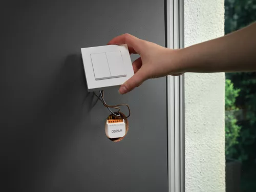 Osram SMART+ WiFi intelligens kapcsolómodul kétirányú vezérlő fekete