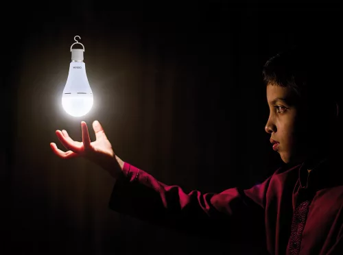 Újratölthető LED izzó A60 E27 8W = 60W 806lm 2700K Meleg 180° Vészvilágítás ÚJRATÖLTHETŐ LÁMPÁK Osram