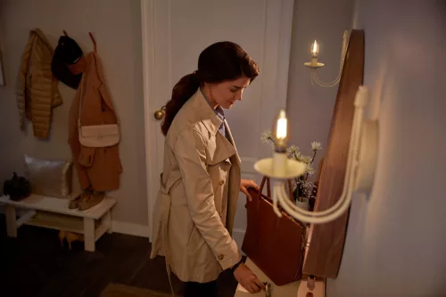 LED izzó E14 B35 2W = 25W 250lm 2700K meleg izzószál PHILIPS