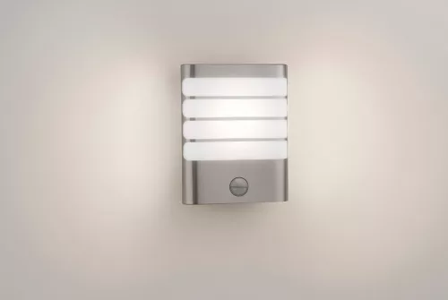 LED kerti lámpa homlokzati fali lámpa RACCOON IR myGarden 3W 2700K IP44 mozgás- és szürkületérzékelővel, ezüst PHILIPS