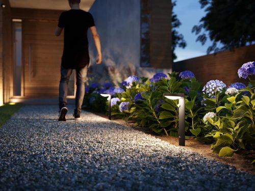 LED-es kerti lámpa kültéri TYLA IR myGarden 9W 2700K IP44 mozgás- és szürkületérzékelővel, 40 cm-es antracit PHILIPS