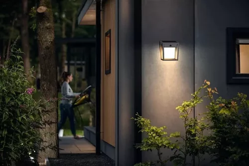 Kerti fali lámpa, napelemes homlokzati kültéri LED, 1,5 W, 250 lm, 3000 K, IP44, mozgás- és alkonyérzékelővel, antracit, Blaise, ultrahatékony, Philips