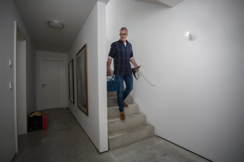 LED izzó E27 A60 8W = 60W 806lm 2700K meleg 280°-os PHILIPS mozgás- és szürkületérzékelő