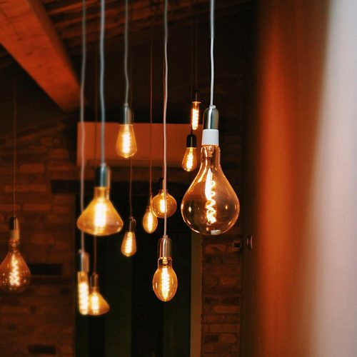 LED izzó E27 PS160 Körte 8W = 42W 500lm 1800K Meleg 360° FILAMENT Borostyánsárga fényerőszabályzó Videx