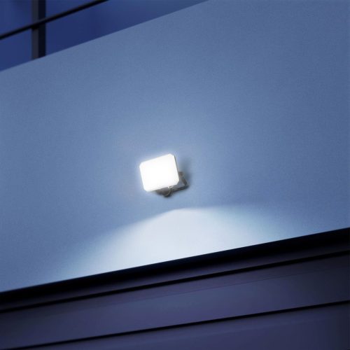 LED reflektor 20W 1900lm 5000K Hidegfekete Tejes Videx burával