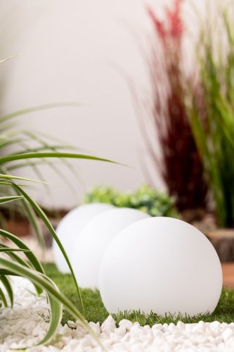 LED napelemes kerti lámpa szegecses RGB gömb a kertbe GROUND 17cm + távirányító